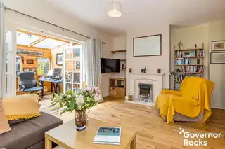 17 Manor Farm CrescentImage 6