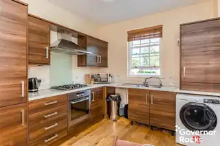 17 Manor Farm CrescentImage 3