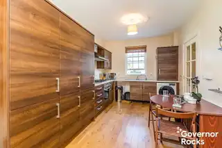 17 Manor Farm CrescentImage 4