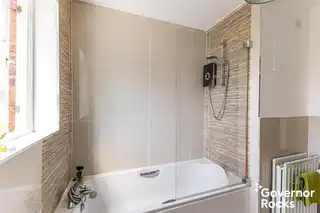 17 Manor Farm CrescentImage 19