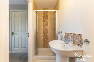 17 Manor Farm CrescentImage 15