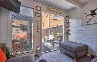 21 Viceroys WoodImage 25