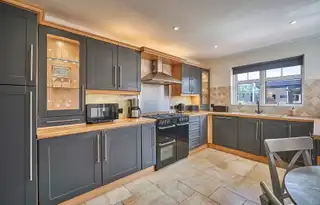 21 Viceroys WoodImage 10