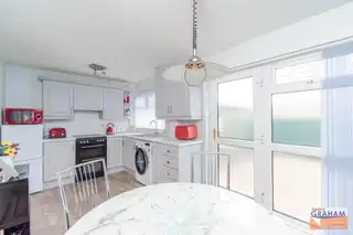 51 Manor ParkImage 8