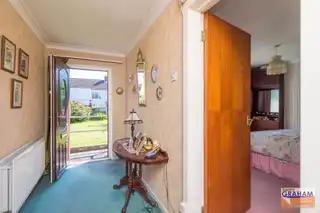 22 Woodland GardensImage 5