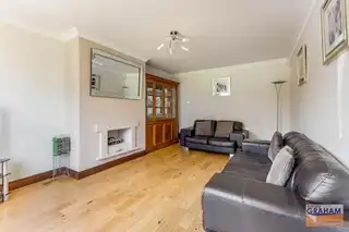 24 Laurel GroveImage 10