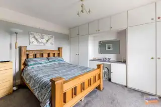 27 Hillsborough RoadImage 19