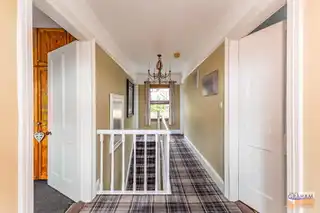 27 Hillsborough RoadImage 18