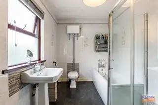 27 Hillsborough RoadImage 24