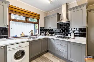 27 Hillsborough RoadImage 14