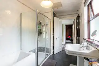 27 Hillsborough RoadImage 25