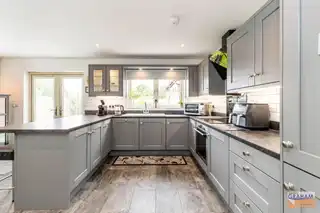 1 Hawthorn HallImage 7