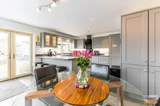 1 Hawthorn HallImage 10