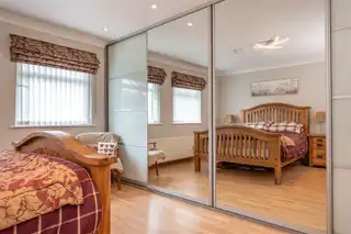 22 Hollybank ParkImage 24