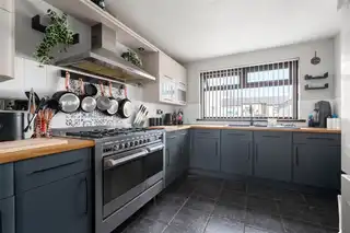66 TemplemoyleImage 10