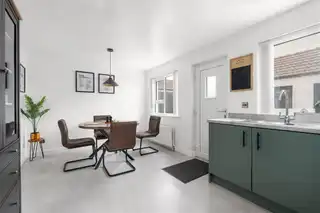 24 ElmwoodImage 17