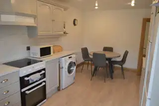 Kernan AvenueImage 8