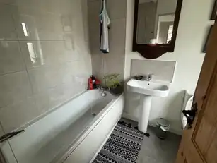 203 Ravenhill AvenueImage 10