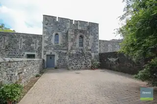 Image 1 for 3C Gosford Castle