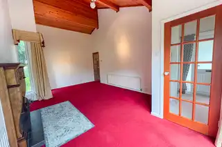 1 Deans WalkImage 6