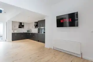 Room 2, 9 Frank StreetImage 17