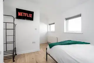 Room 2, 9 Frank StreetImage 6