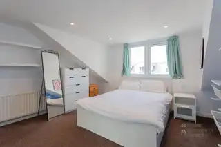 Room 4 156 Dunluce AvenueImage 16