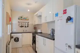Room 4 156 Dunluce AvenueImage 7