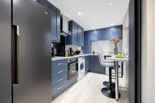 Room 2, 20 Glenbrook AvenueImage 4