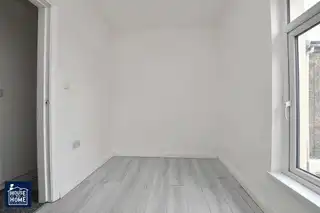 833 Crumlin RoadImage 11