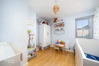 6 Hampton CloseImage 8