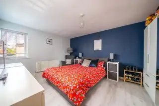 6 Hampton CloseImage 6