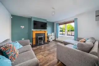 6 Hampton CloseImage 2