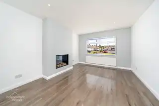 8 Kylemore GardensImage 5