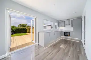 8 Kylemore GardensImage 9