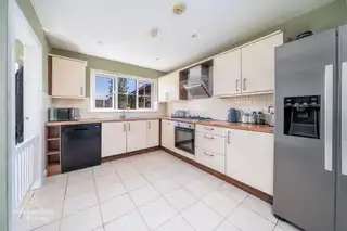 10 Hampton DriveImage 3