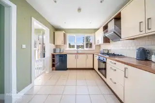 10 Hampton DriveImage 4