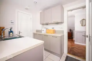 17 Tower RoadImage 22