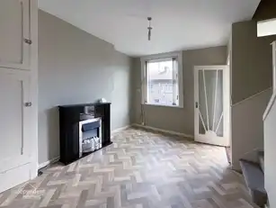 25 Bank RoadImage 2