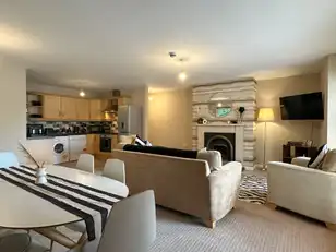 Apt 35 Cloonavin GreenImage 11