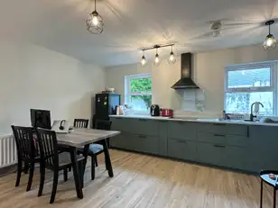 Apt 5 Circular Road MewsImage 9