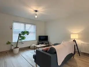 Apt 5 Circular Road MewsImage 6