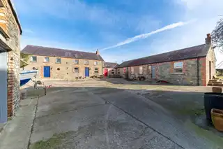 Barr Hall BarnsImage 41
