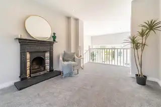 46 Ashley GardensImage 9