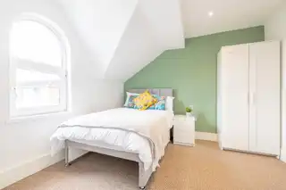 Woodcot AvenueImage 13