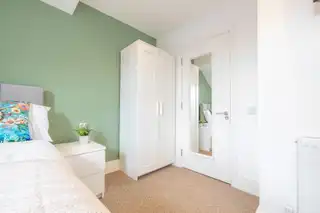 Woodcot AvenueImage 12