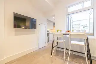 Woodcot AvenueImage 4