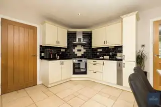 9 Annesborough MewsImage 13
