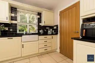 9 Annesborough MewsImage 11