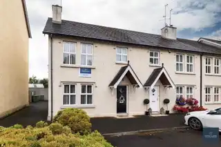 Image 1 for 40 Strawhill Manor